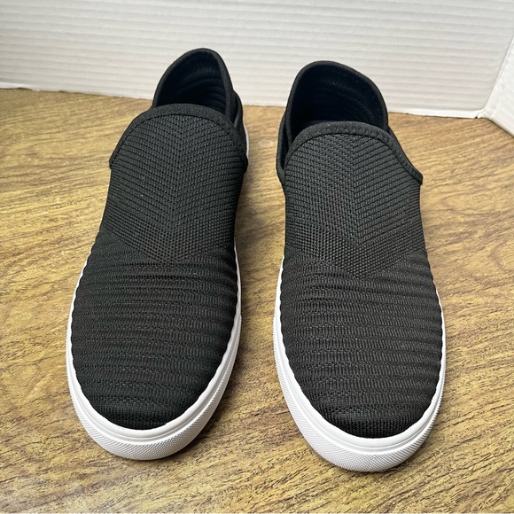 Danskin Creative Stretch Knit Slip-on Black Sneakers Size 10 - Picture 4 of 14